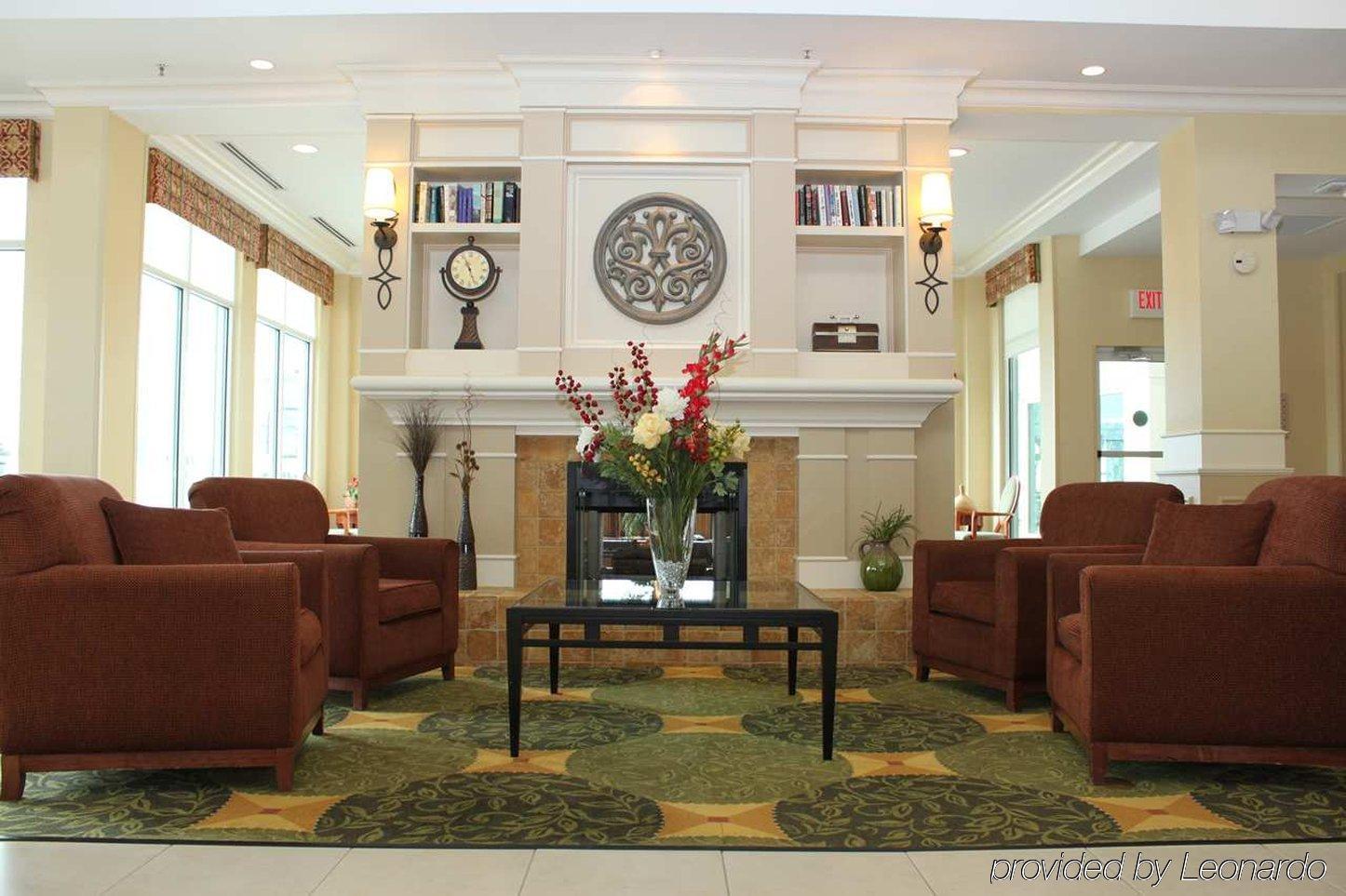 Hilton Garden Inn Риверхед Экстерьер фото